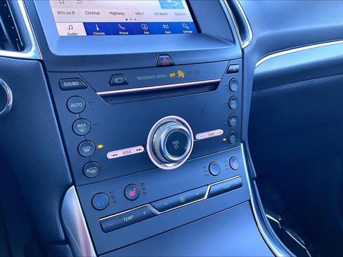 Used 2019 Ford Edge Titanium w/ Equipment Group 301A image 35