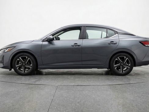 Used 2025 Nissan Sentra SV image 5