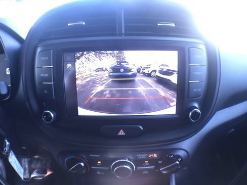 Used 2024 Kia Soul LX w/ Option Group 015 FWD image 18