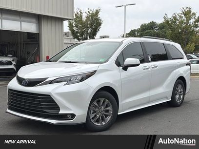 Used 2025 Toyota Sienna XLE