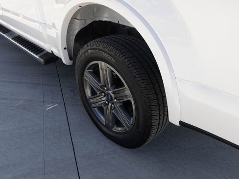 Used 2018 Ford F150 Lariat w/ Equipment Group 501A Mid AWD/4WD image 10