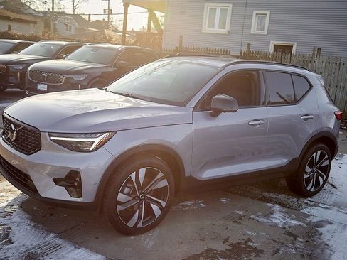 New 2026 Volvo XC40 B5 Ultra w/ Protection Package Premier image 6