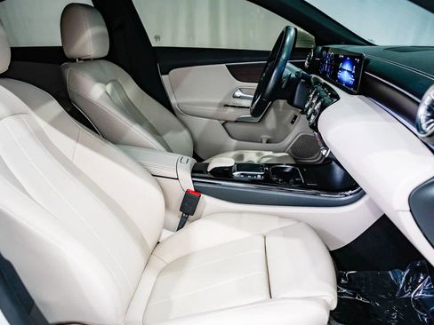 Certified 2022 Mercedes-Benz CLA 250 image 16