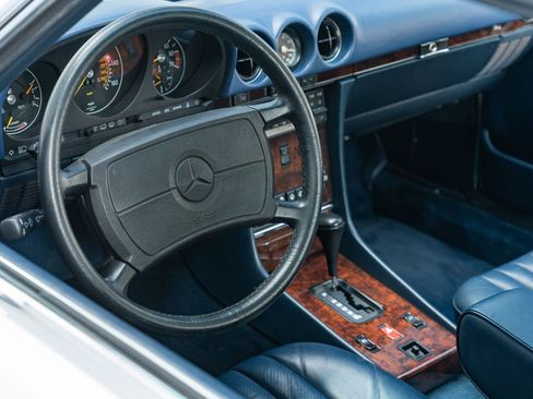 Used 1987 Mercedes-Benz 560 SL image 18