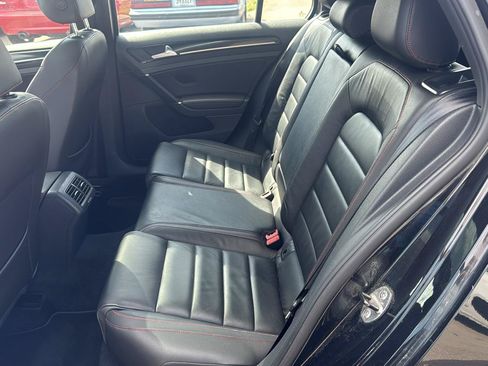 Used 2015 Volkswagen Golf 4-Door FWD image 11