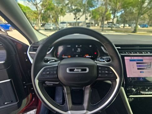 Used 2021 Jeep Grand Cherokee L Limited AWD/4WD image 17