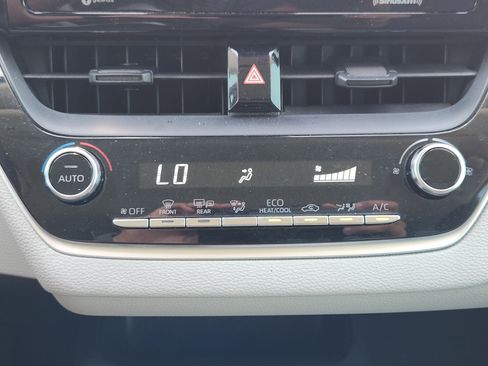 Used 2022 Toyota Corolla LE FWD image 20