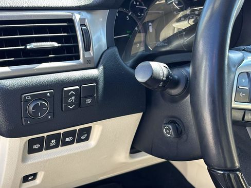 Used 2023 Lexus GX 460 Premium w/ Premium Package image 25