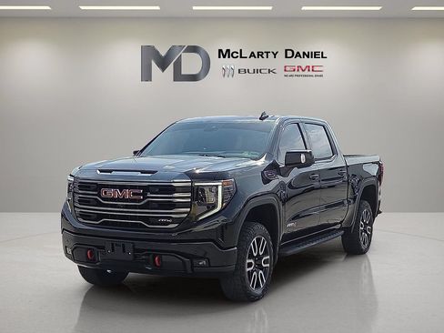 Certified 2024 GMC Sierra 1500 AT4 w/ Technology Package AWD/4WD image 3