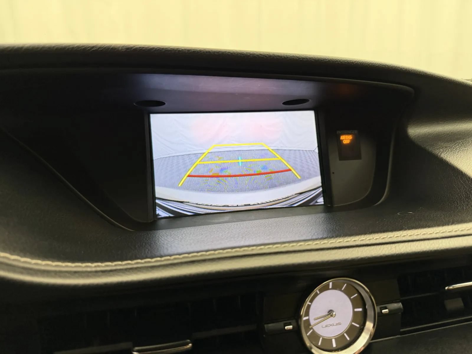 Used 2015 Lexus ES 350 w/ Luxury Package FWD image 19
