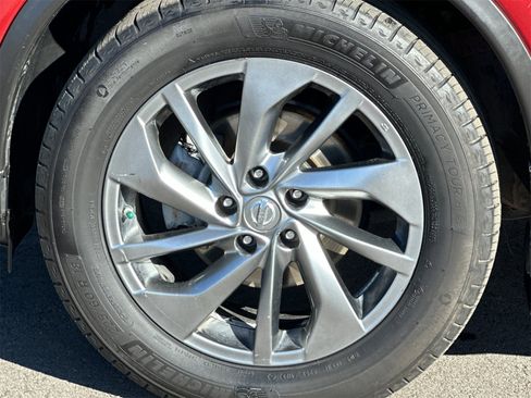 Used 2015 Nissan Rogue SL image 32