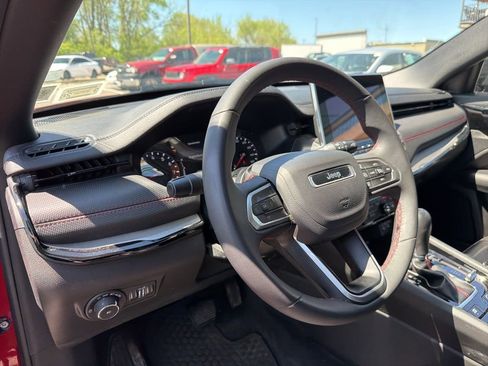 Used 2025 Jeep Compass Trailhawk AWD/4WD image 15
