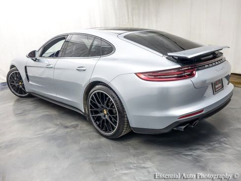 Used 2018 Porsche Panamera 4S image 8