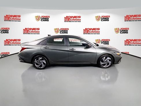 Used 2025 Hyundai Elantra Sport FWD image 16
