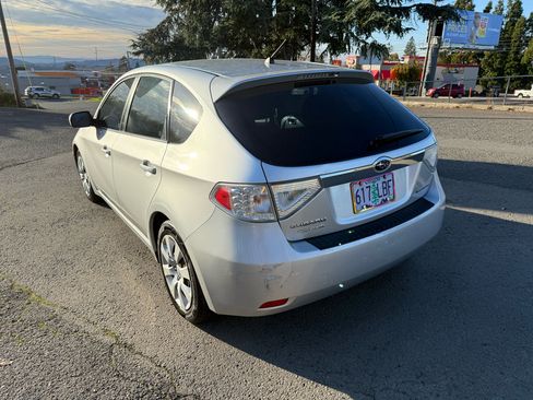 Used 2010 Subaru Impreza 2.5i image 3
