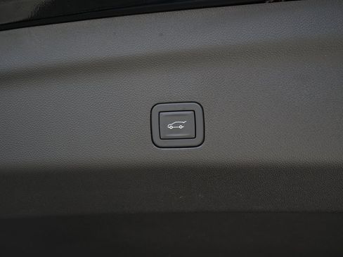 Used 2026 Cadillac Escalade ESV V image 44