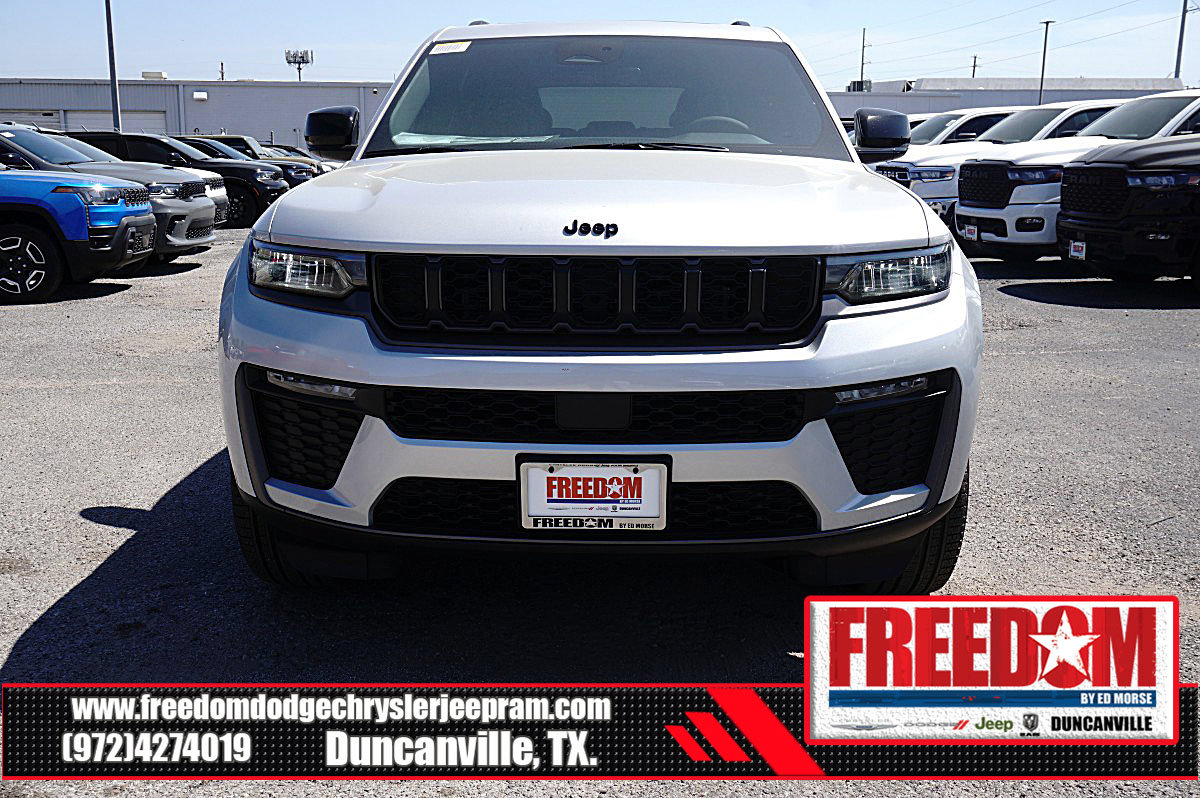 New 2026 Jeep Grand Cherokee Limited w/ Limited Altitude Package AWD/4WD image 8