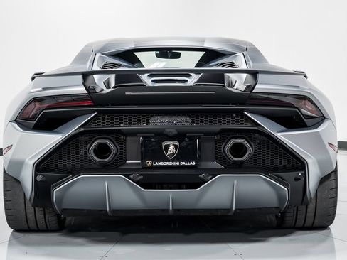 Used 2023 Lamborghini Huracan Tecnica RWD image 4