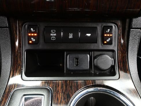 Used 2015 Chevrolet Traverse LT w/ Style and Technology Package image 22