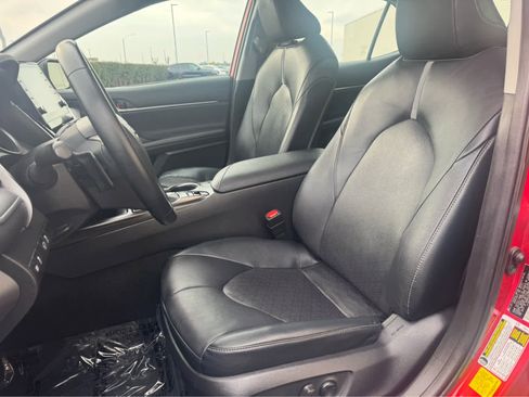 Used 2021 Toyota Camry XSE image 13