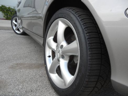 Used 2005 Mercedes-Benz CLK 320 Cabriolet image 15