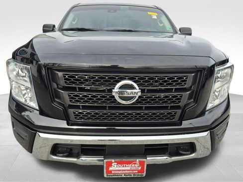 Used 2022 Nissan Titan SV w/ Accessory Utility Package image 8