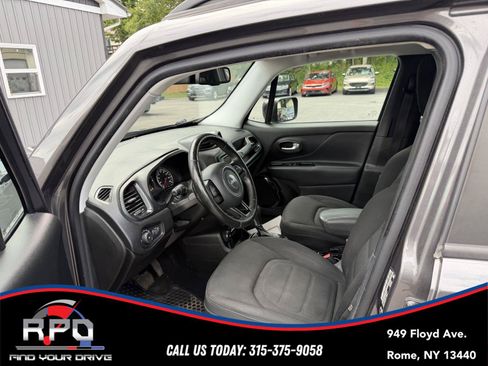 Used 2017 Jeep Renegade Altitude AWD/4WD image 15