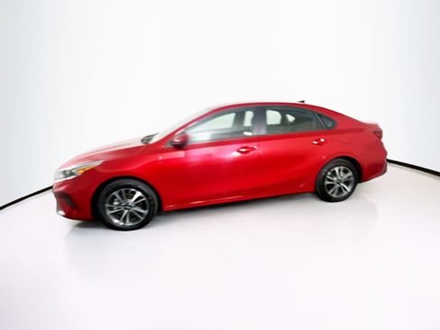 Used 2024 Kia Forte LXS image 4