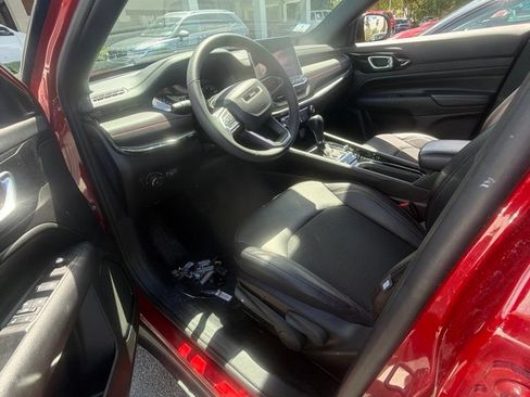 Used 2025 Jeep Compass Trailhawk AWD/4WD image 5