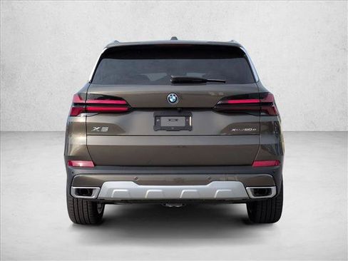 Used 2026 BMW X5 xDrive50e w/ Climate Comfort Package AWD/4WD image 8