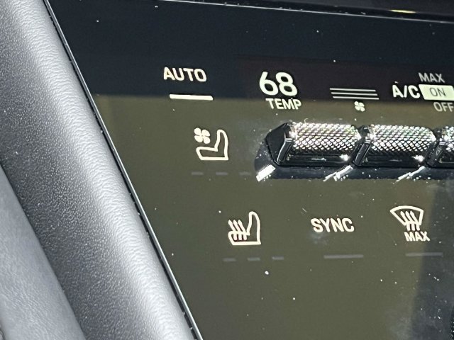 Certified 2025 Porsche Cayenne GTS AWD/4WD image 36