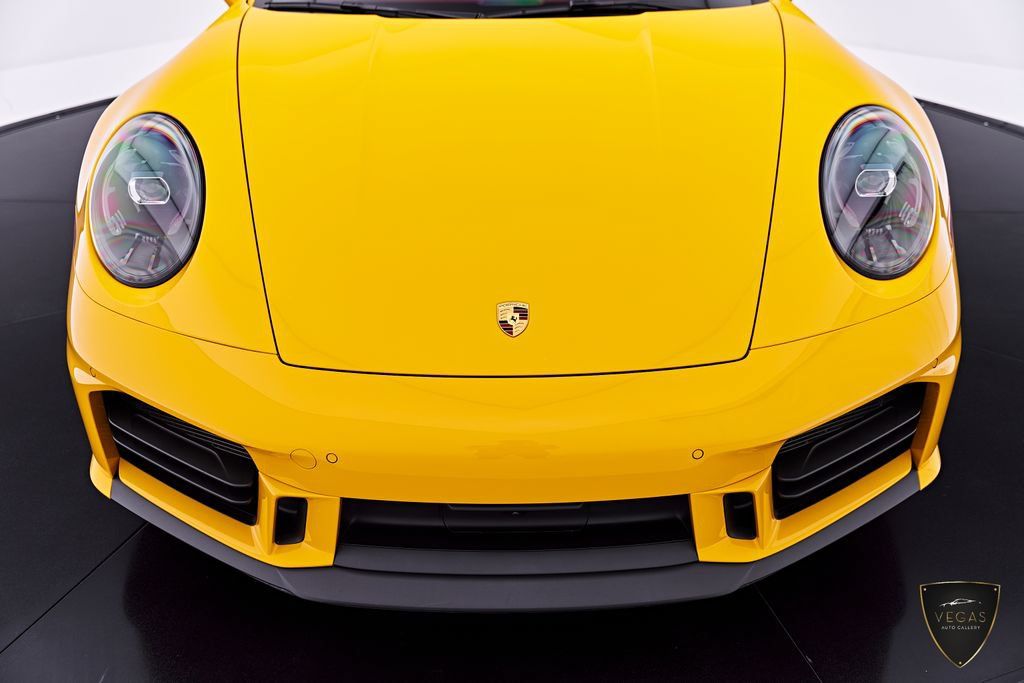 Used 2025 Porsche 911 Carrera RWD image 23