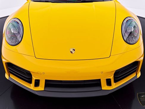 Used 2025 Porsche 911 Carrera RWD image 23