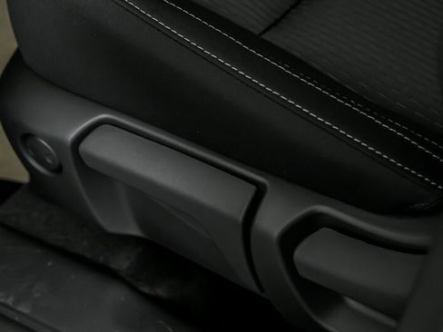 New 2025 Mitsubishi Outlander ES image 16