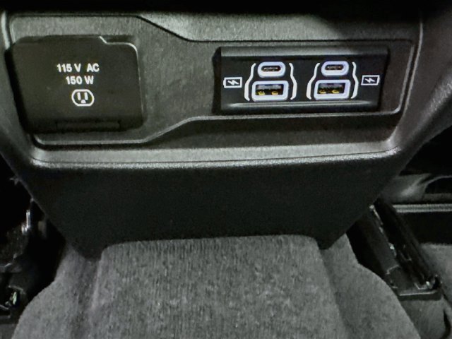 Used 2023 Jeep Grand Cherokee L Limited w/ Luxury Tech Group II AWD/4WD image 31