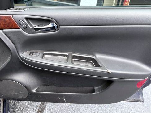 Used 2011 Chevrolet Impala LT w/ Luxury Edition Package FWD image 19