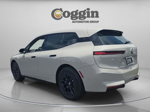 New 2026 BMW iX xDrive60 w/ Executive Package AWD/4WD image 3
