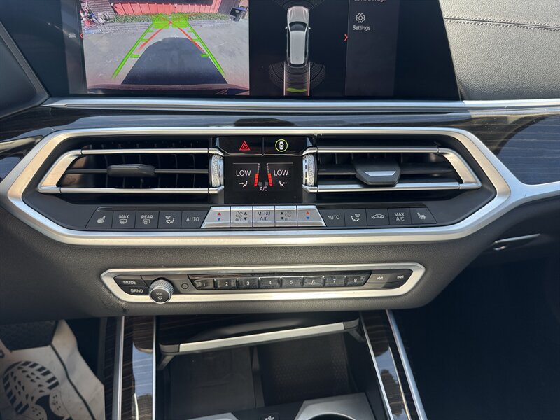 Used 2020 BMW X7 xDrive40i w/ Premium Package AWD/4WD image 47