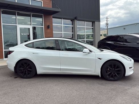 Used 2020 Tesla Model 3 Standard Range Plus RWD image 9