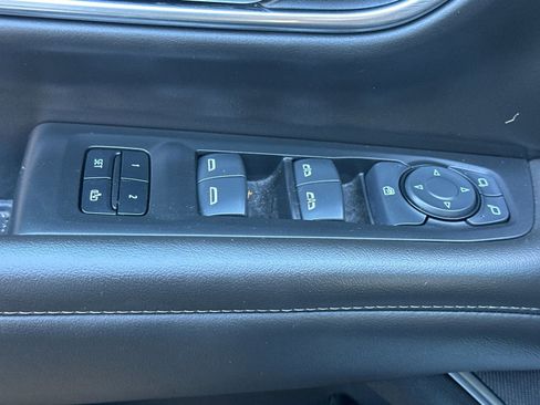 Used 2024 Chevrolet Tahoe Z71 AWD/4WD image 11
