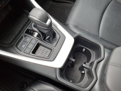 Used 2022 Toyota RAV4 XLE Premium FWD image 29