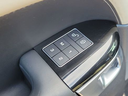 Used 2020 Land Rover Range Rover Sport HST image 21