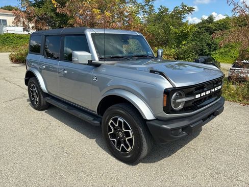 Used 2024 Ford Bronco Outer Banks AWD/4WD image 1