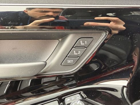 Used 2025 Subaru Solterra Limited image 19