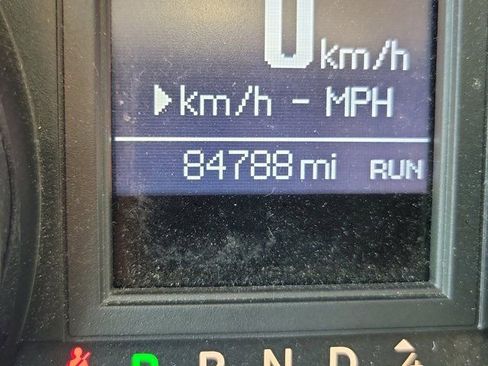 Used 2014 Chrysler Town & Country Touring-L image 27