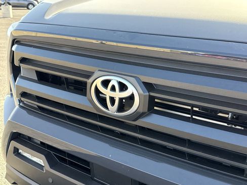 Certified 2025 Toyota Tacoma SR5 image 32