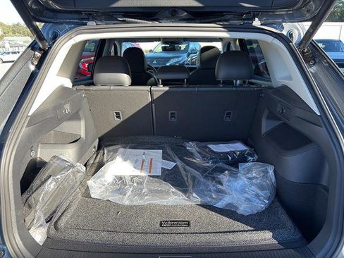 New 2026 Volkswagen Tiguan SE image 11