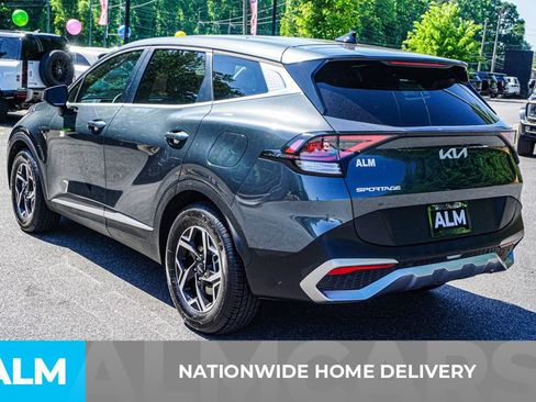 Used 2025 Kia Sportage LX FWD image 4
