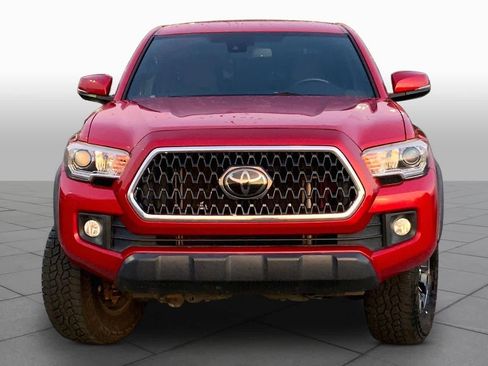 Used 2018 Toyota Tacoma TRD Off-Road w/ Technology Package AWD/4WD image 4