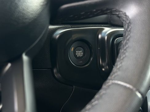 Used 2023 Jeep Wrangler Unlimited image 32